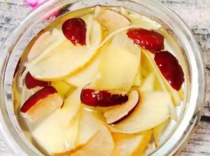 煮苹果水能治拉肚子真的吗 煮苹果水的功效和禁忌有什么
