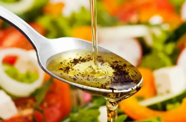 猪油花生油玉米油菜籽油哪种油更健康？要少吃油吗？