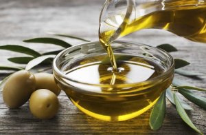 食用橄榄油能美容吗 橄榄油护肤的正确方法是什么
