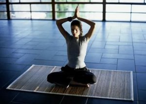 练习瑜伽的注意事项有哪些 瑜伽必备用品有哪些
