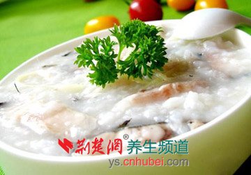 春季补肝肾的宝宝食谱：鲈鱼粥