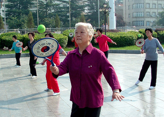 老年人不宜在夏季晨练