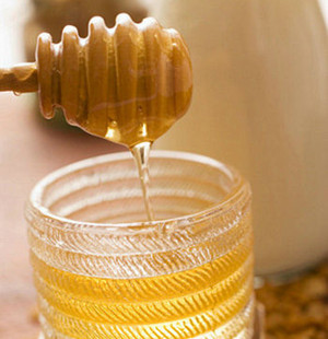 胃溃疡发作喝点蜂蜜可止痛