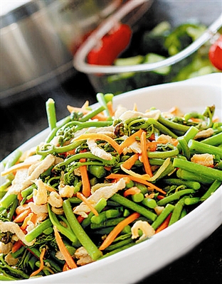 清肠健胃好食材 海米肉丝蕨菜