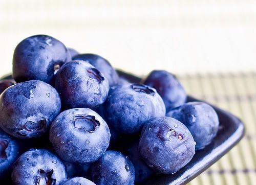 蓝莓可以改善眼睛干涩发痒 蓝莓的功效作用(4)