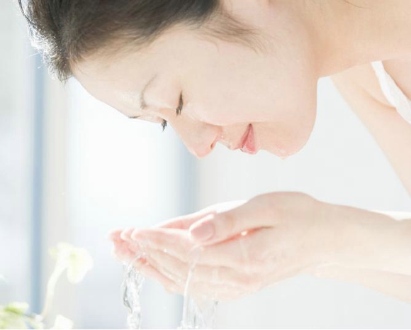 夏季一天洗几次脸最好 如何洗脸更干净