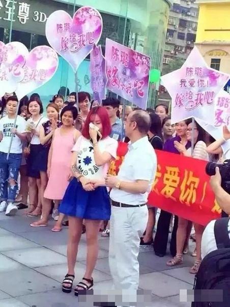 60后大叔求婚90后成功 盘点娱乐圈老夫少妻