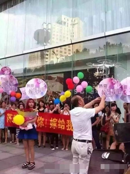 60后大叔求婚90后成功 盘点娱乐圈老夫少妻