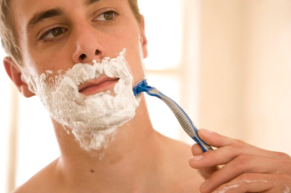 刮胡子的正确方法 三大步骤健康刮胡子