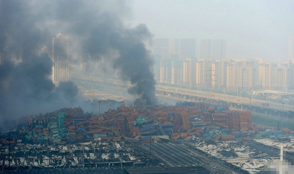 天津特大爆炸事现场堪比战争后 为天津祈福