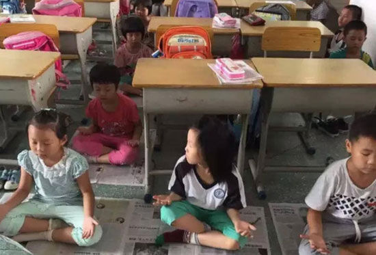校长要求小学生打坐替午睡 了解打坐的好处