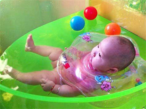 婴儿游泳脖圈是否安全(4)