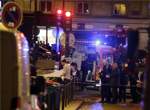巴黎发生枪击案上百人遇难 遇到枪杀案该怎么逃生(2)