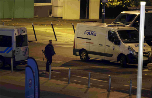 巴黎发生枪击案上百人遇难 遇到枪杀案该怎么逃生(2)