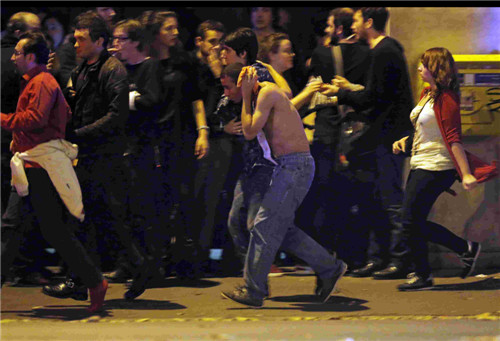 巴黎发生枪击案上百人遇难 遇到枪杀案该怎么逃生(3)
