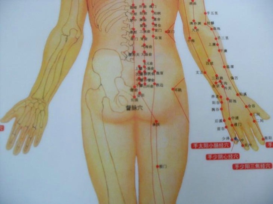 中医祛斑除皱妙招 分享雀斑淡化最好的经络按摩法