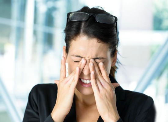 眼睛酸痛怎么按摩 分享三种按摩方法 