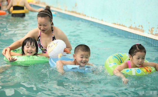 夏天游泳怎么防晒 八个小方法保护好肌肤