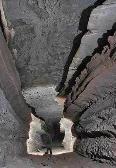 世界十大神秘洞穴 水晶洞穴你知道在哪儿么