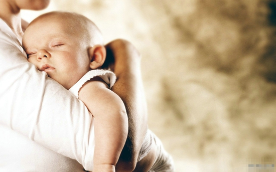 三成新妈妈患哺乳期乳腺炎 早喂勤喂能预防