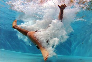 游泳如何滑行漂浮练习 游泳的几个好处
