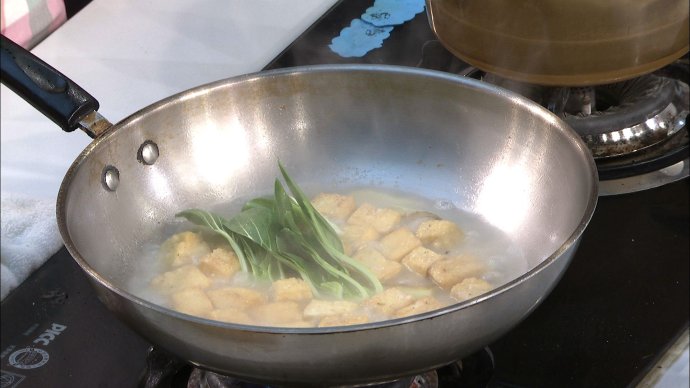 【养生厨房 <wbr>20150627 <wbr>播出】菜名：炸豆腐；