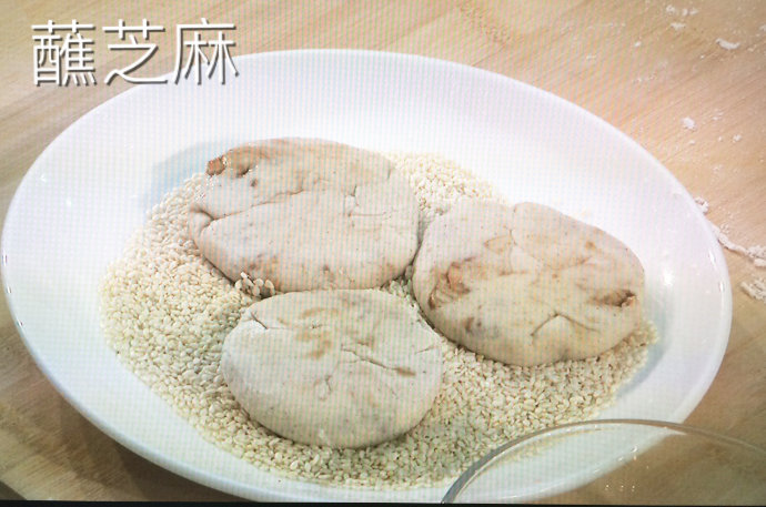 【养生厨房 20160106 播出】 菜名: 芝麻酱烧饼；