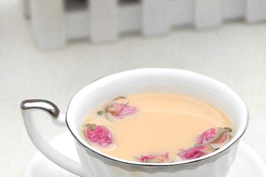 玫瑰奶茶的做法