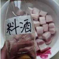 红薯烧肉的做法图解1