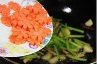 芹菜香干炒肉片的做法图解6