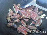 腊肉炒萝卜干的做法图解2